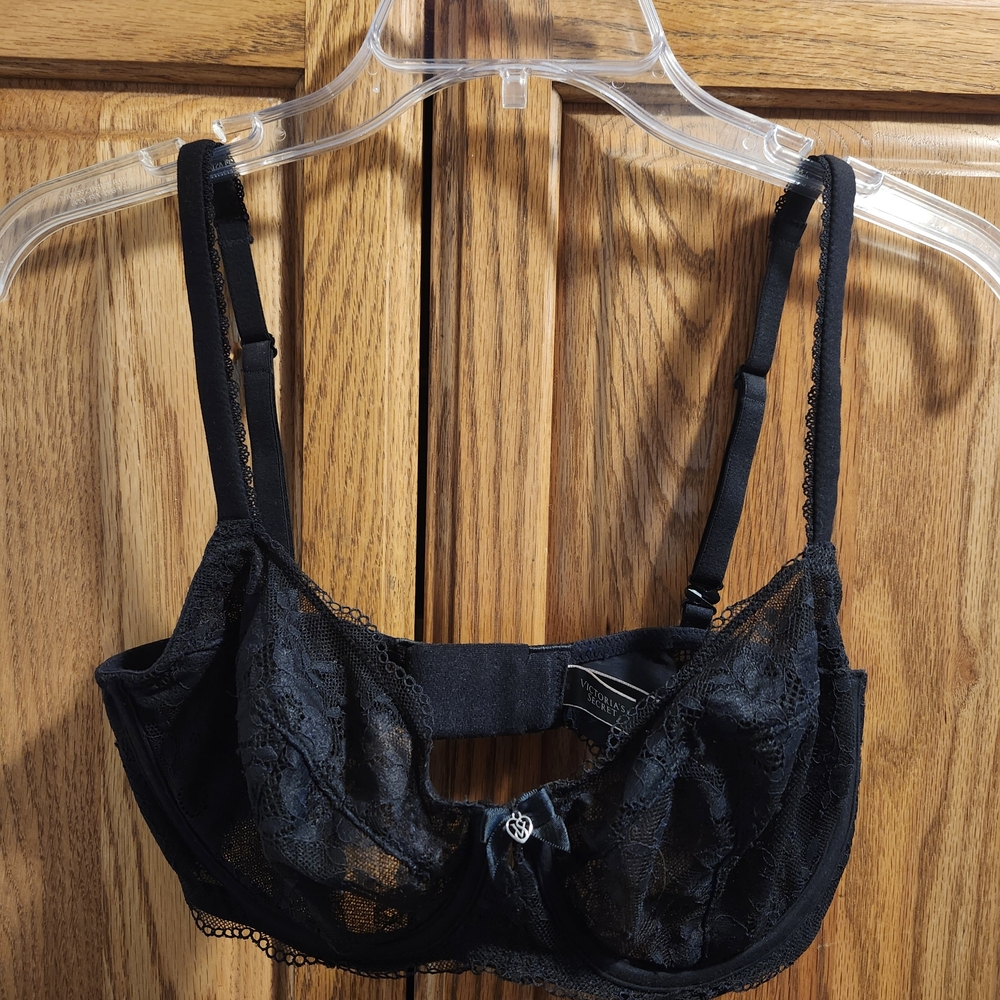 Victoria's Secret Black Lace Underwire Bra